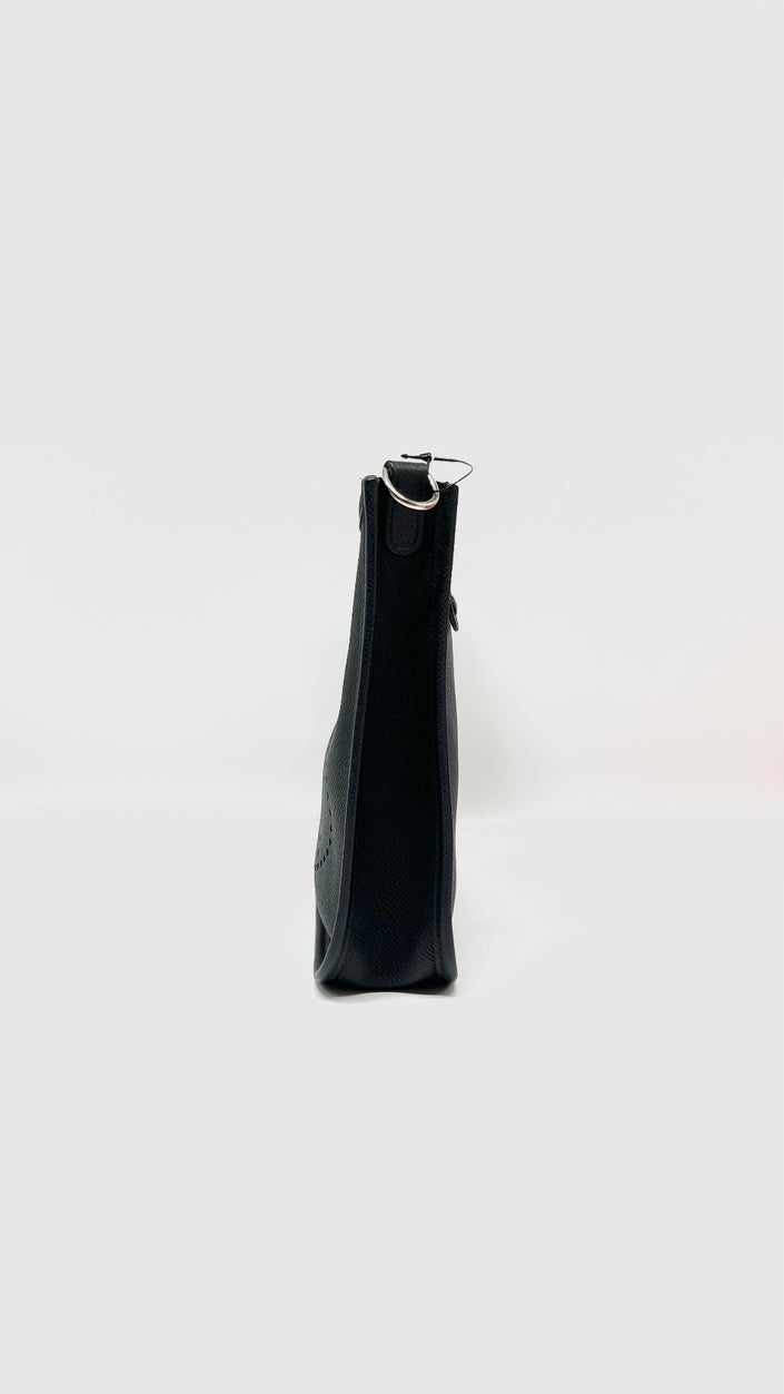 Preowned. Hermes Evelyne TPM Epsom Blue Nuit. AMM004BY|9766