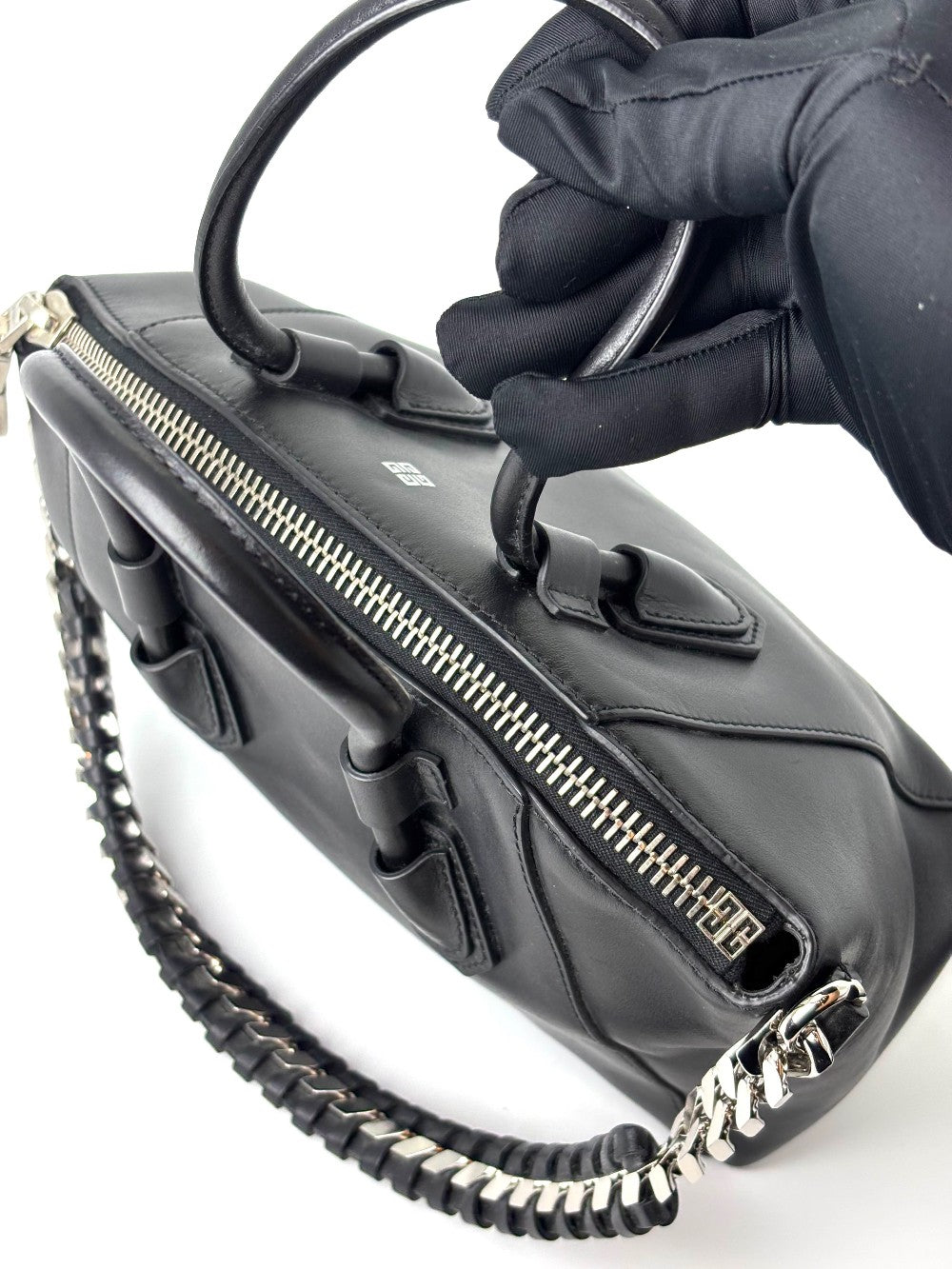 Preowned. Givenchy Soft Antigona Mini Black With Chain|6137