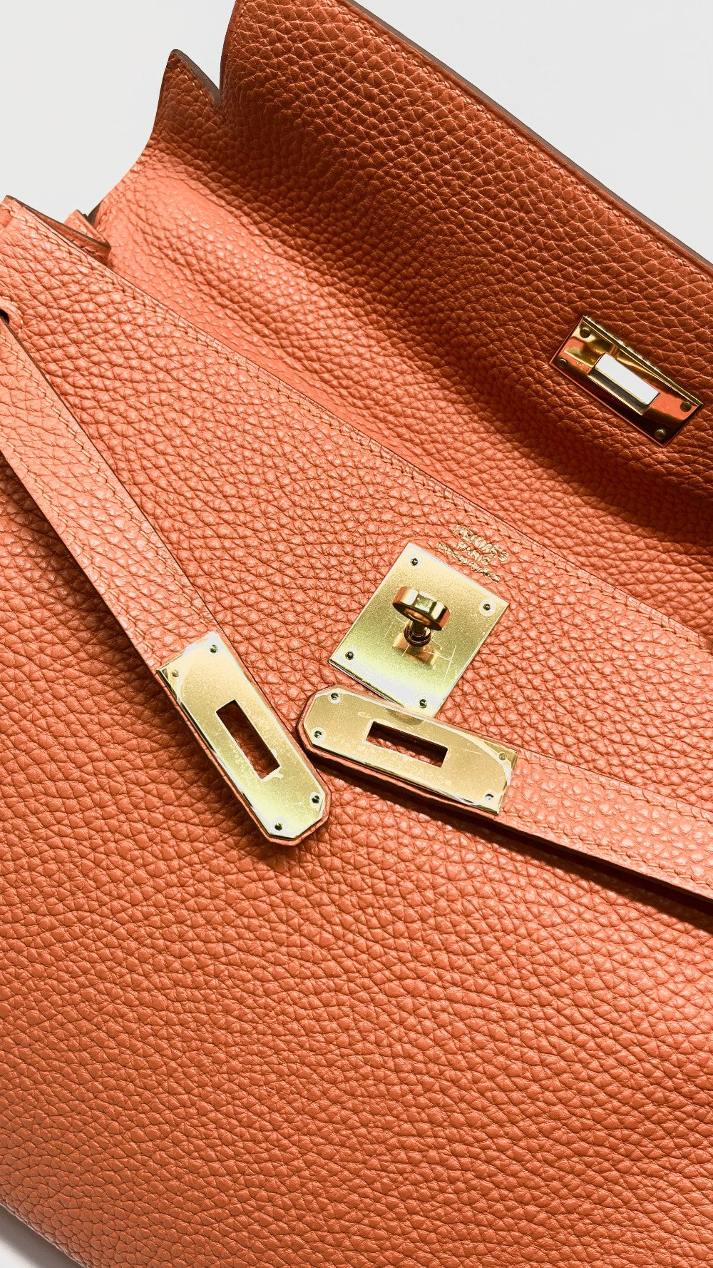 Preowned. Hermes Kelly 32 Togo Orange GHW. N Square 189.S|14662