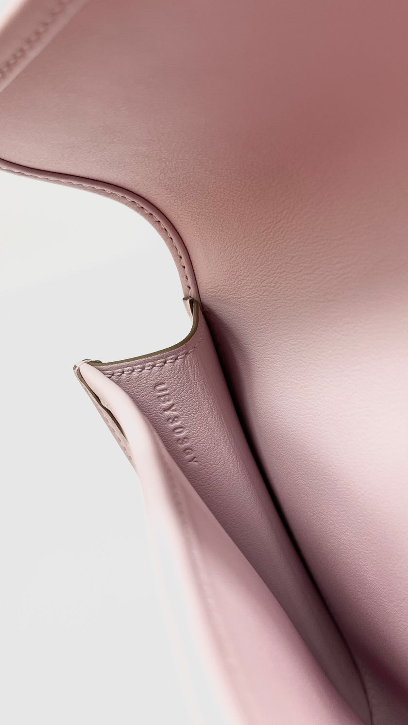 Like New. Hermes Jige Clutch Swift Mauve Pale. UBY303GY|13567