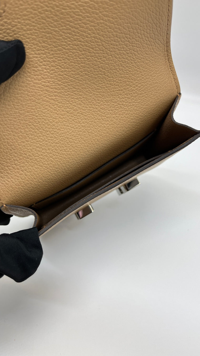 Brand New. Hermes Constance Slim Passant Chai PHW. UMZ002MM|5423