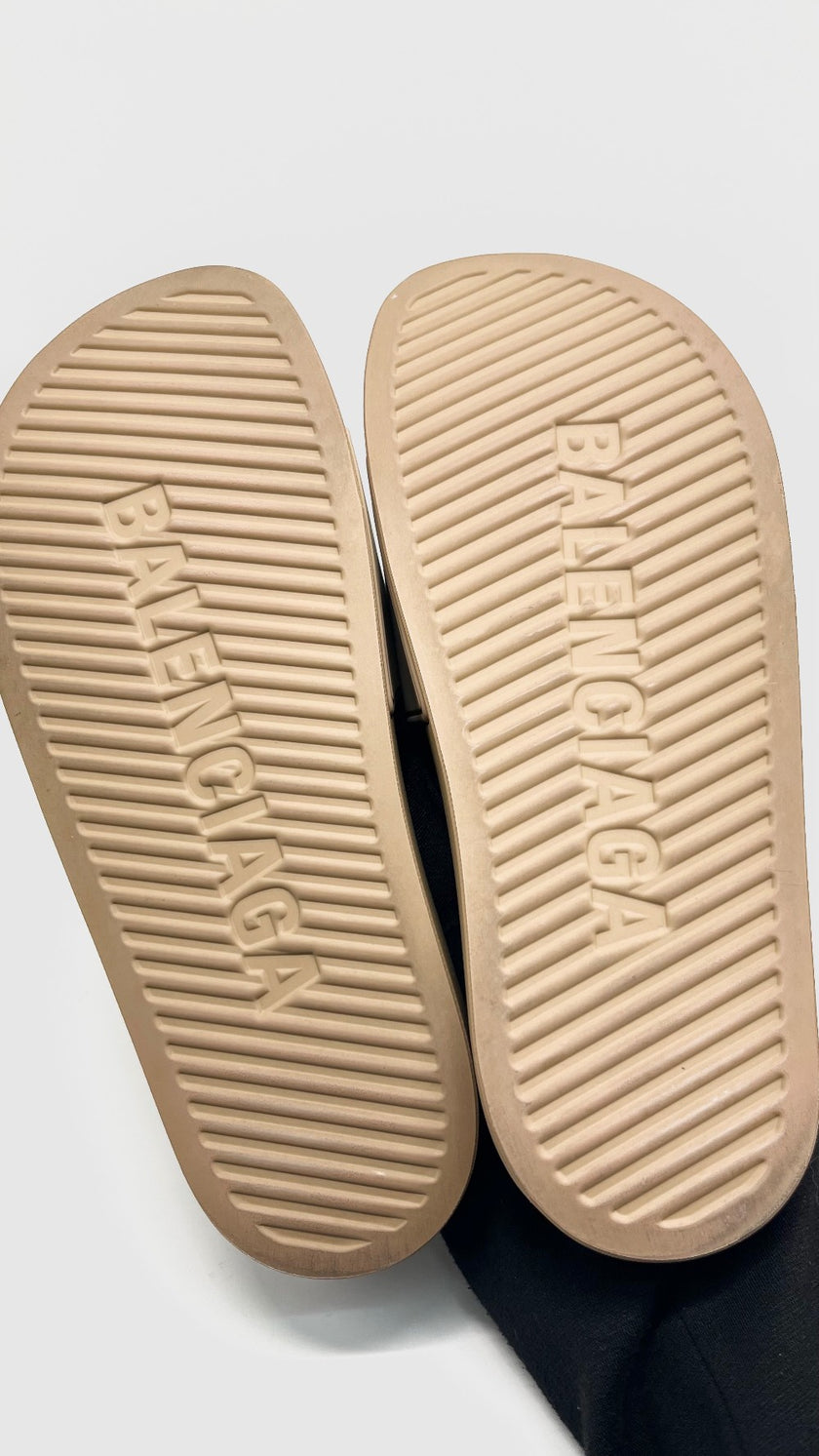 Preowned. Balenciaga Slide Beige. 39|10388