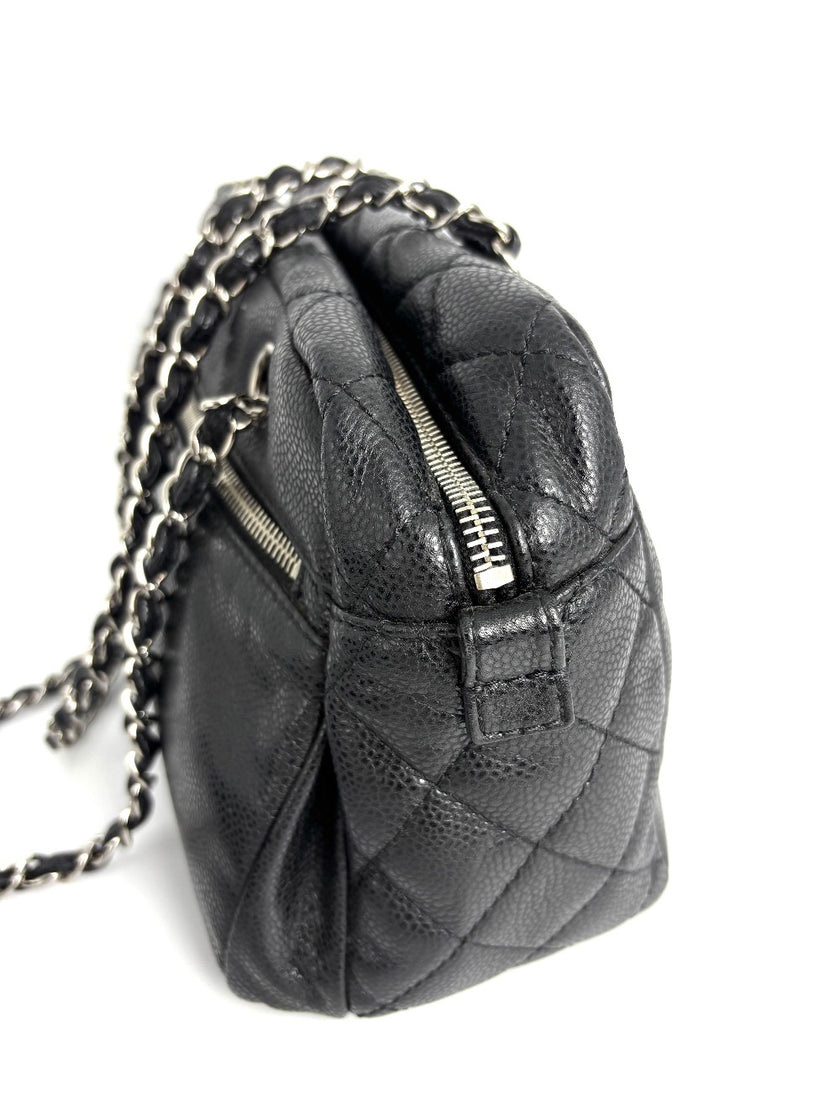 Preowned. Chanel Bowler Tote Black. 13993706|4045