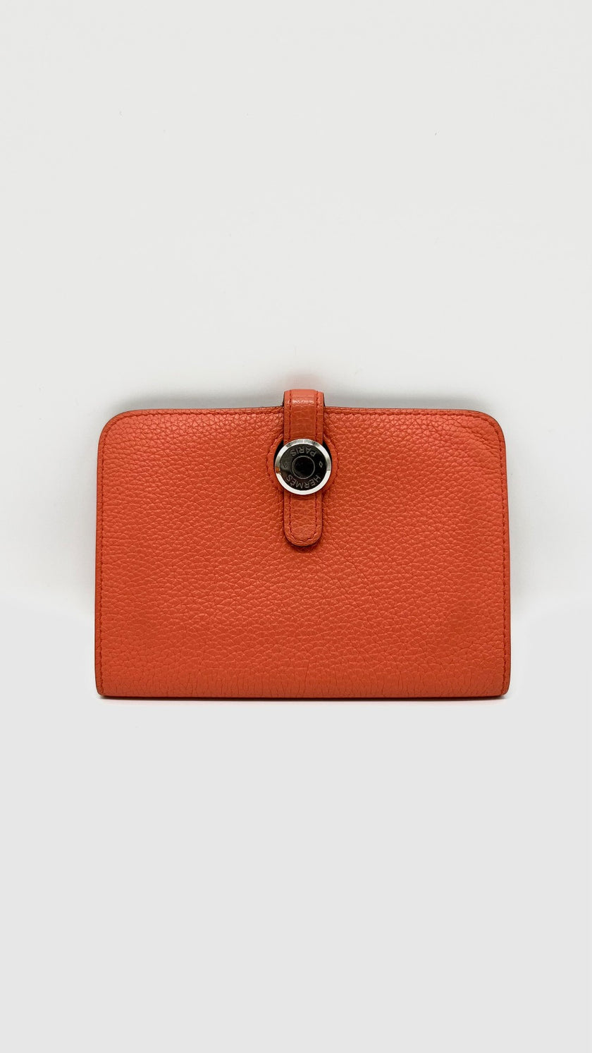 Preowned. Hermes Dogon Compact Wallet Orange. XNN005GP|9607